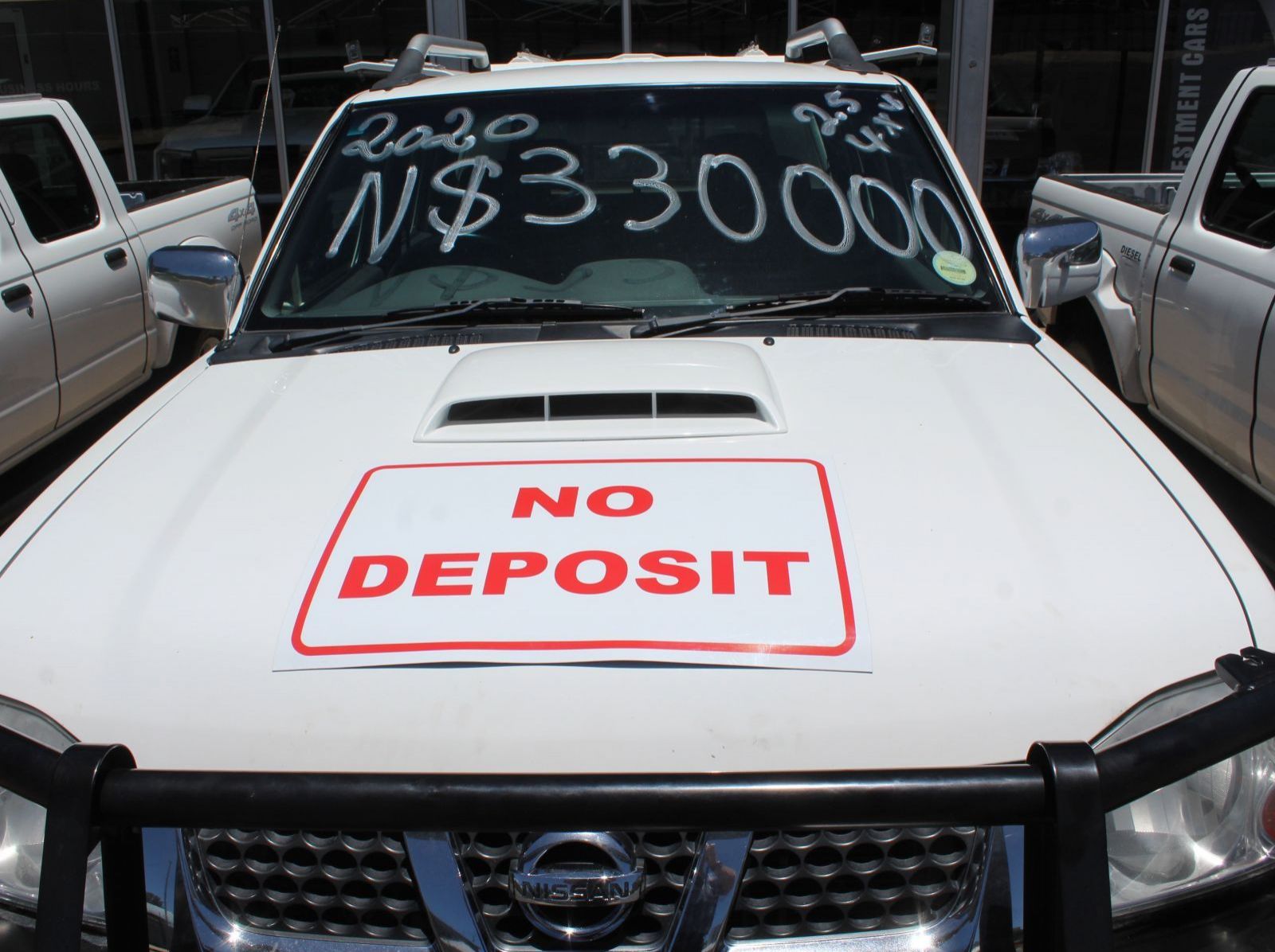 2020 Nissan NP300 2.5 TDI D cab 4x4 pictures