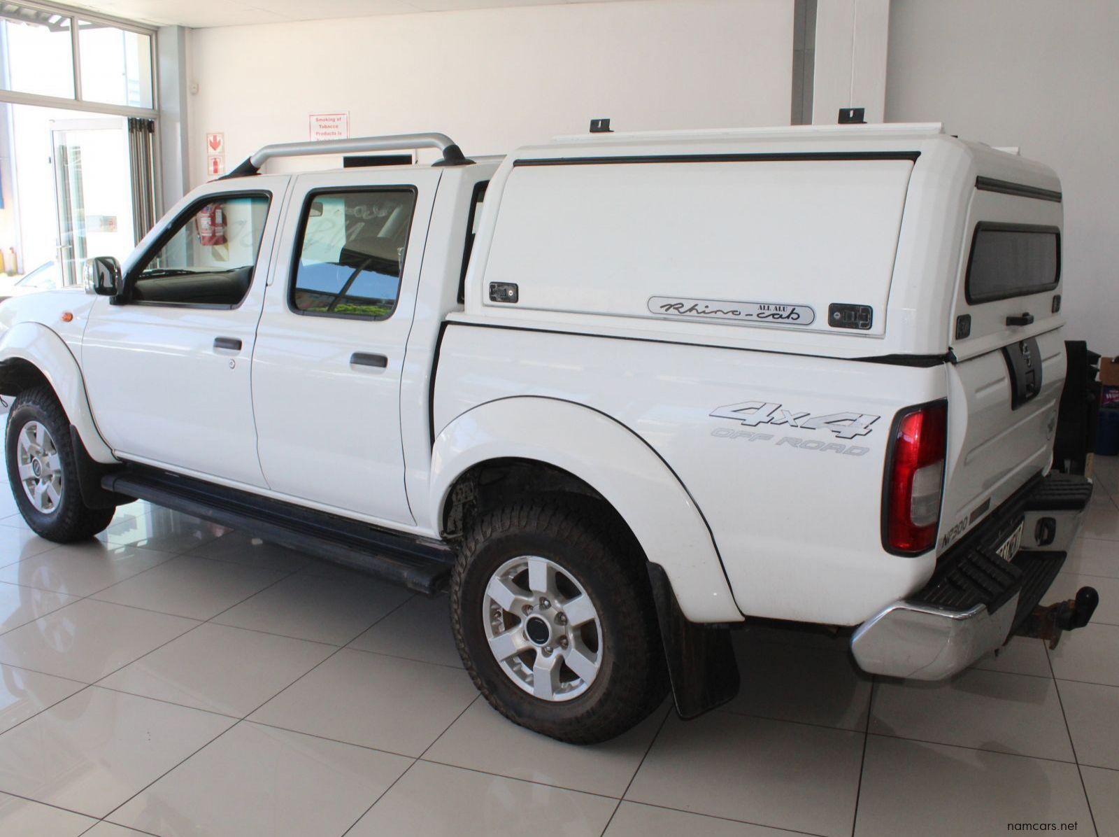 2020 Nissan NP300 2.5 TDI D cab 4x4 pictures