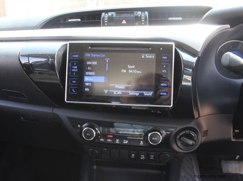 2017 Toyota HILUX 2.8GD6 D/C 4X4 Raider A/T pictures