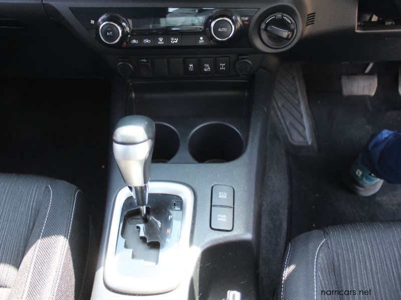 2017 Toyota HILUX 2.8GD6 D/C 4X4 Raider A/T pictures