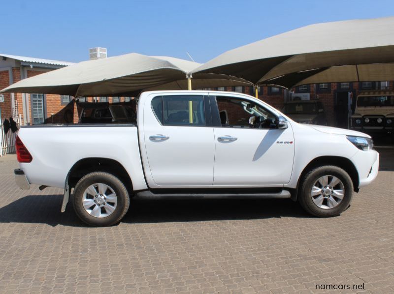 2017 Toyota HILUX 2.8GD6 D/C 4X4 Raider A/T pictures
