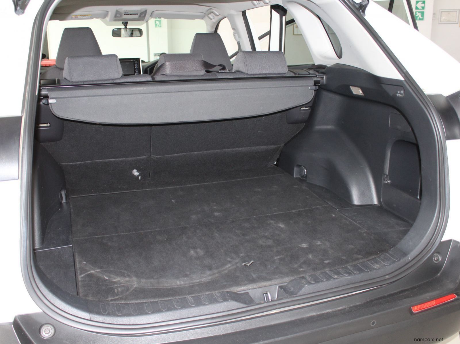 2019 Toyota RAV4 2.0 GX auto pictures