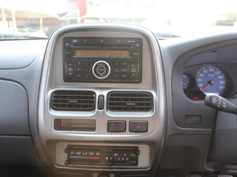 2016 Nissan NP300 2.5CDI D/C 4X4 pictures