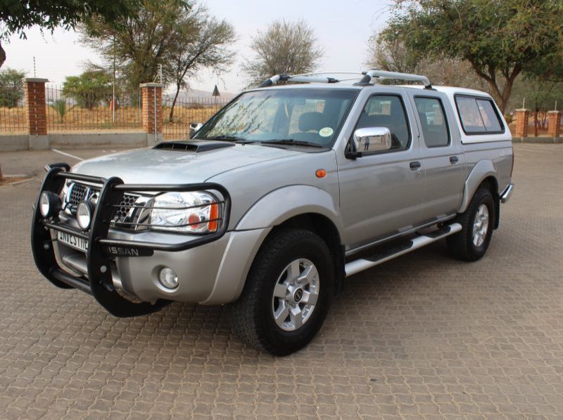 2016 Nissan NP300 2.5CDI D/C 4X4 pictures
