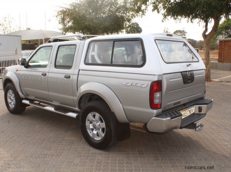 2016 Nissan NP300 2.5CDI D/C 4X4 pictures