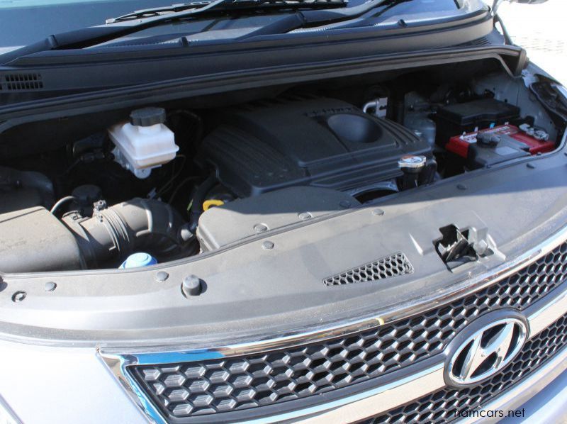 2015 Hyundai H1 2.5 Diesel pictures