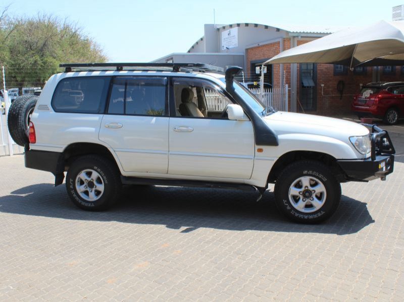 2002 Toyota 100 Series 4.2 TDI 24 Valve pictures