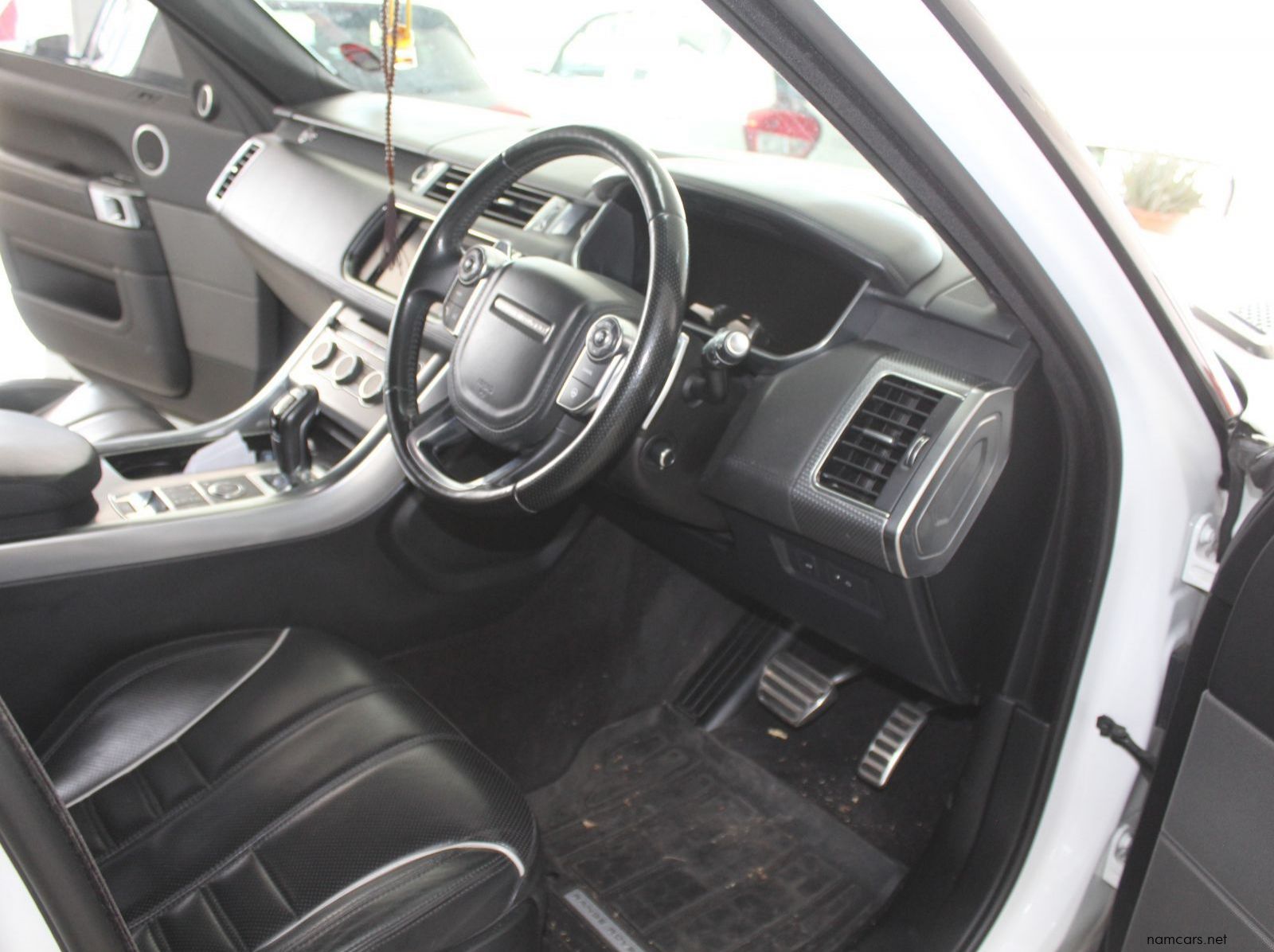 2018 Land Rover Range rover 5.0 SVR pictures