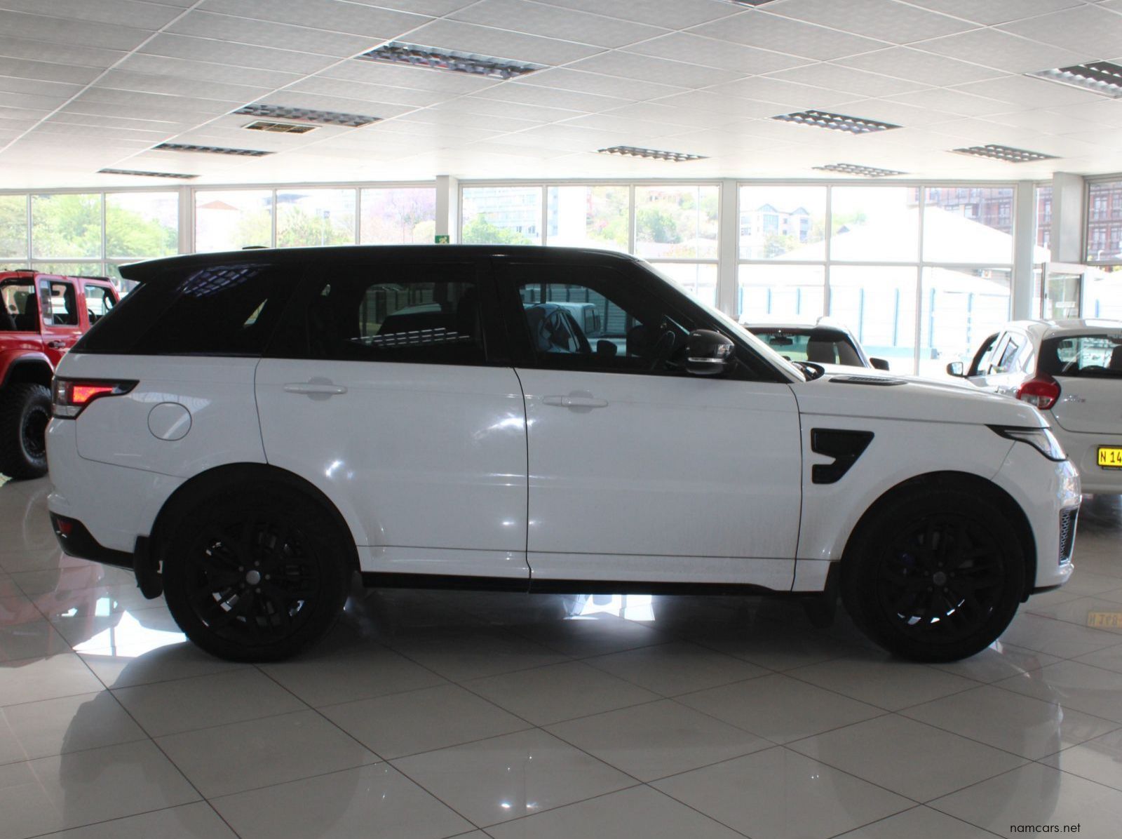 2018 Land Rover Range rover 5.0 SVR pictures