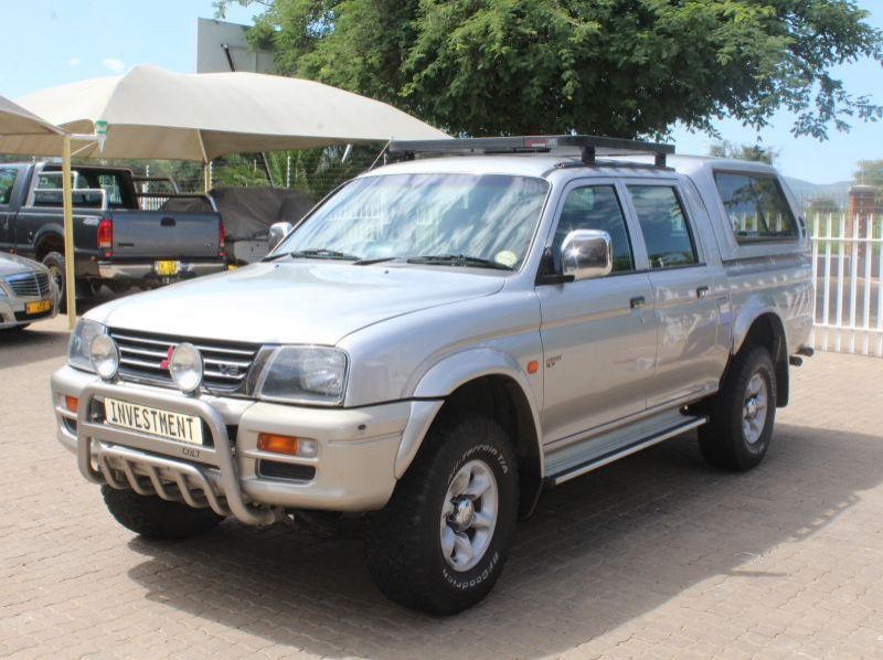 2000 Mitsubishi COLT RODEO V6 D/C 4X4 pictures