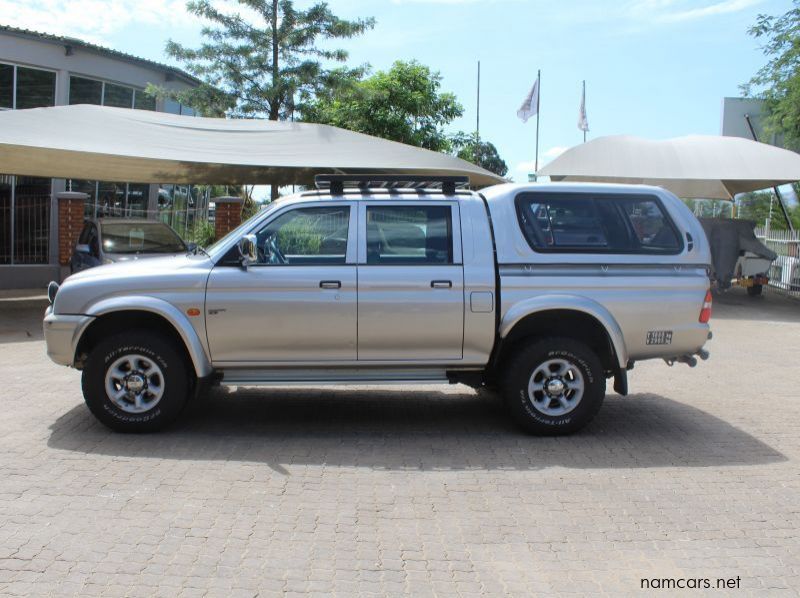 2000 Mitsubishi COLT RODEO V6 D/C 4X4 pictures