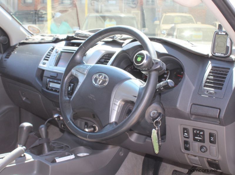 2012 Toyota HILUX 4.0 V6 A/T D/C 4X4 pictures
