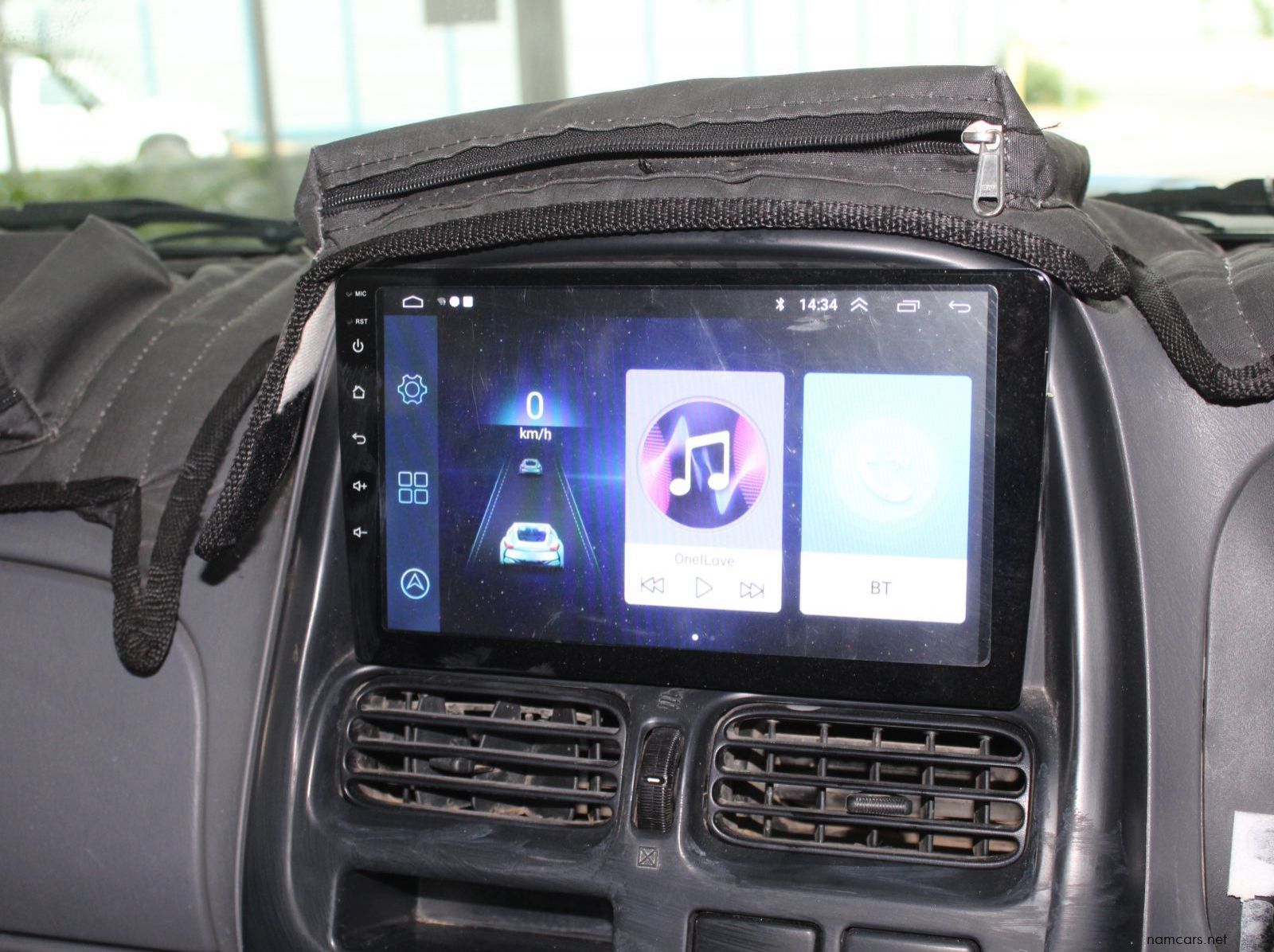 2020 Nissan NP300 2.5 TDI D cab 4x4 pictures