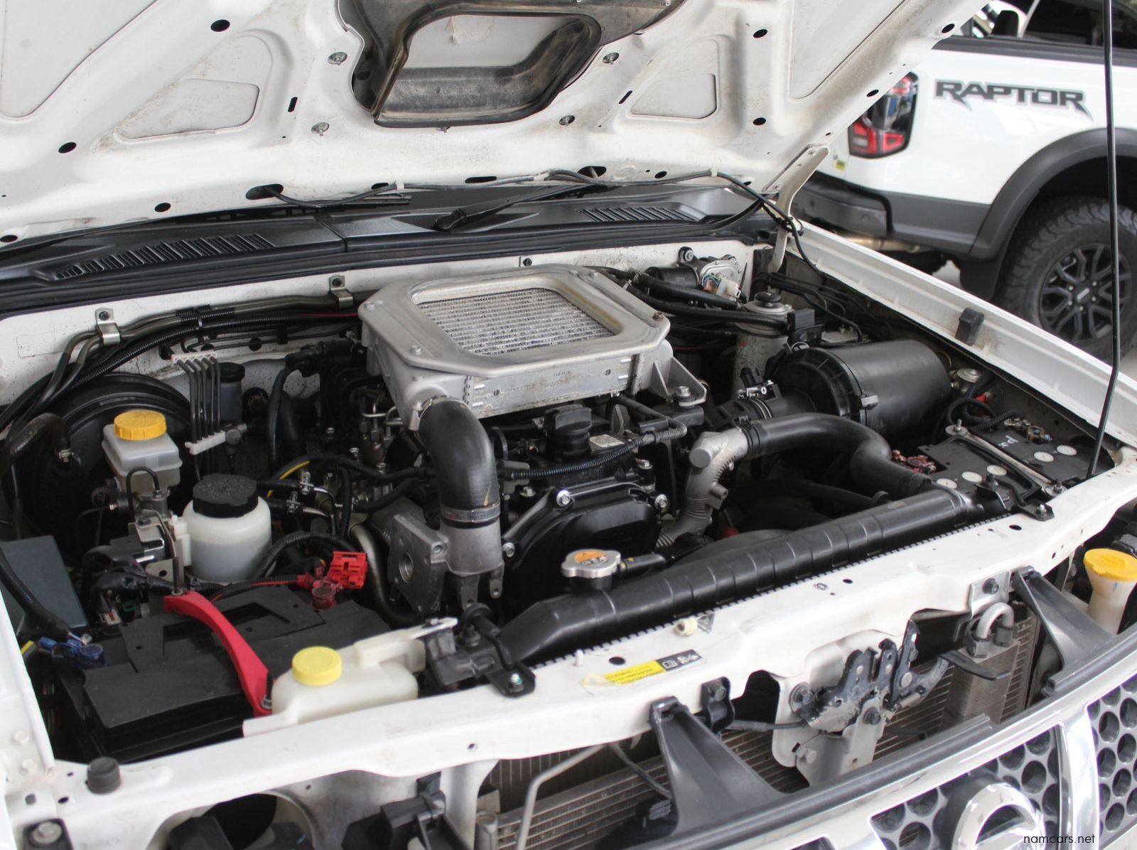 2020 Nissan NP300 2.5 TDI D cab 4x4 pictures