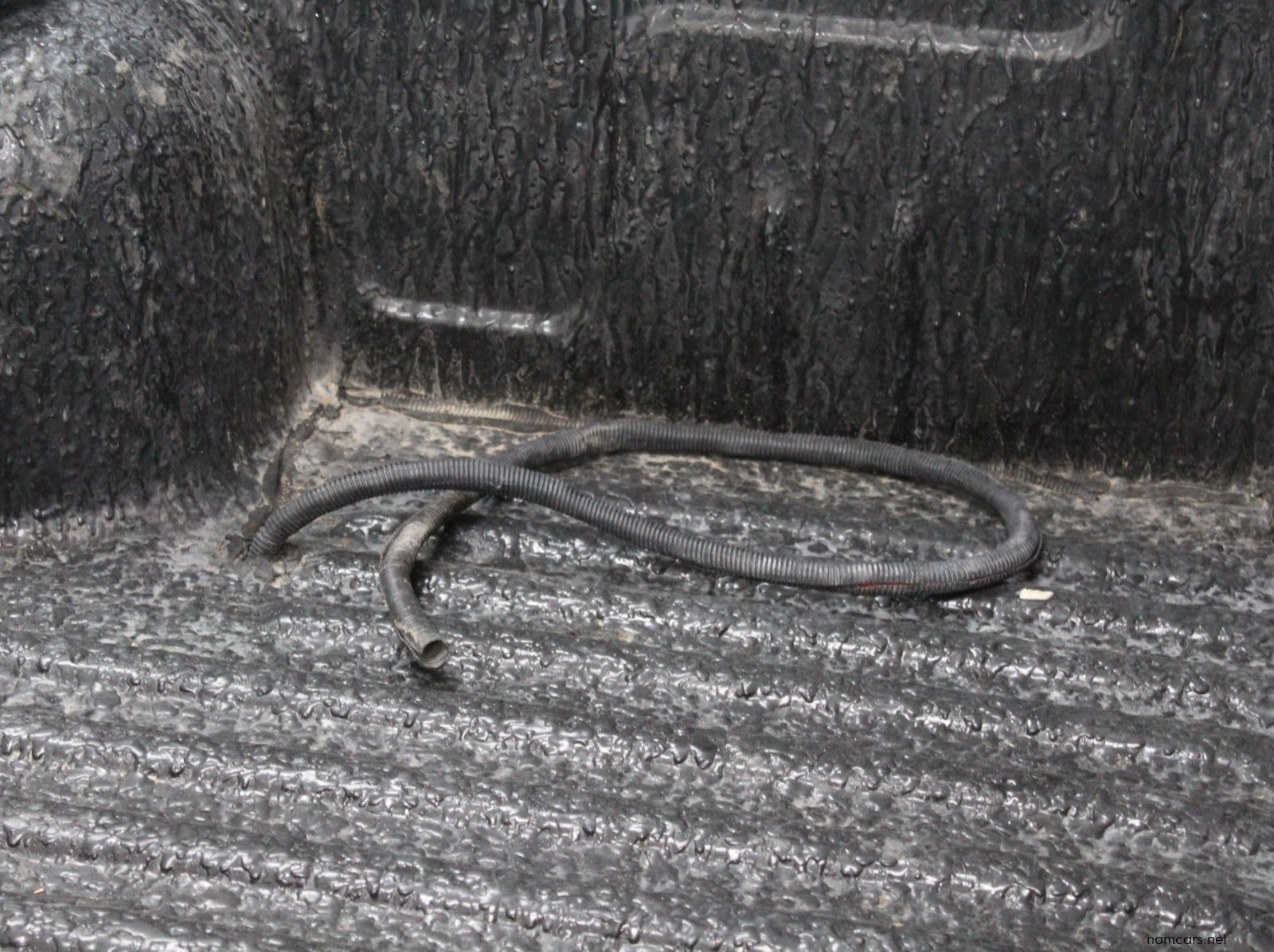 2020 Nissan NP300 2.5 TDI D cab 4x4 pictures