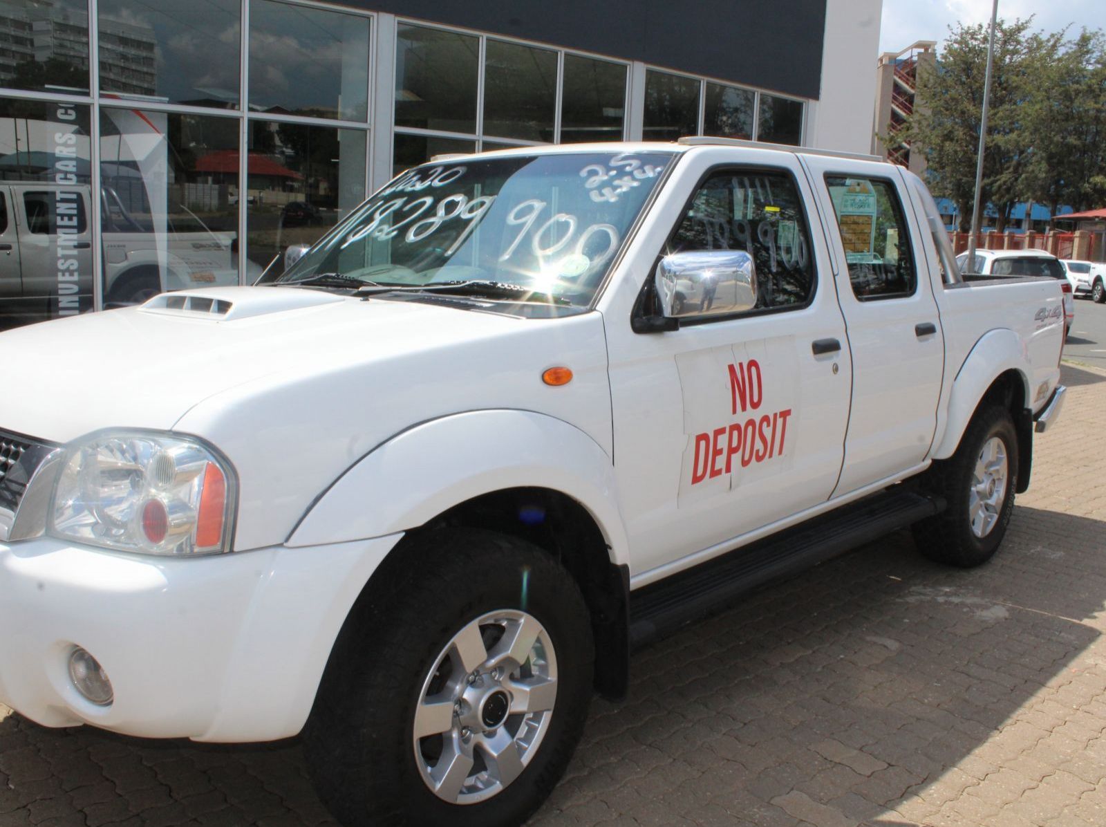 2020 Nissan NP300 2.5 TDI D cab 4x4 pictures