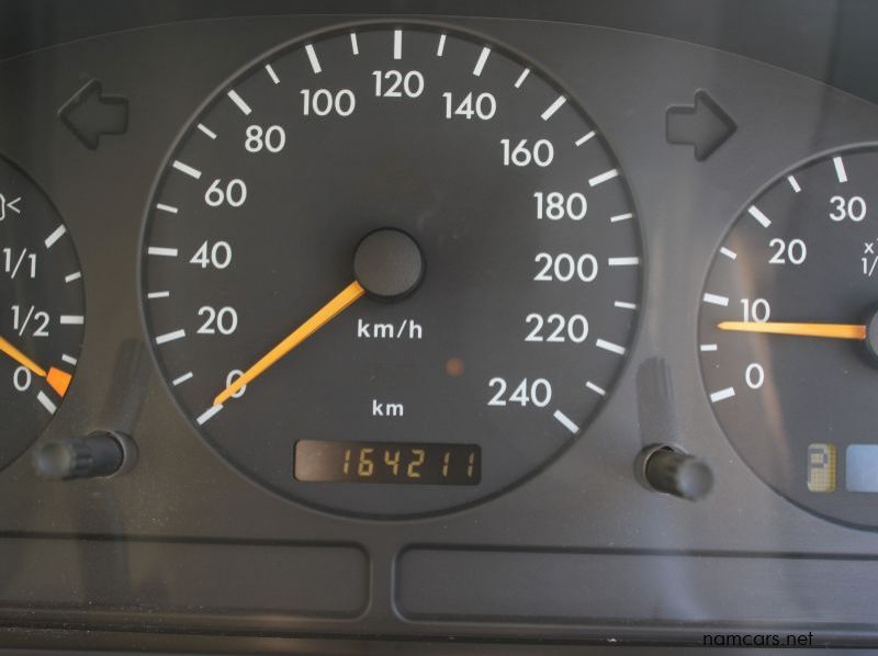 2002 Mercedes-Benz ML 500 V8 A/T AWD pictures