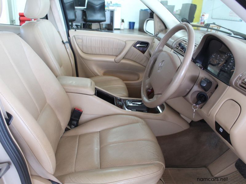 2002 Mercedes-Benz ML 500 V8 A/T AWD pictures