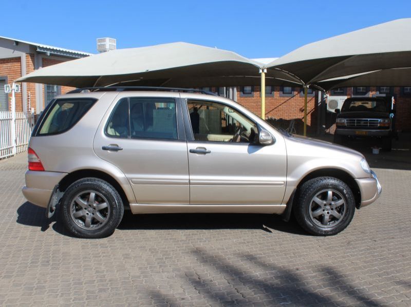 2002 Mercedes-Benz ML 500 V8 A/T AWD pictures