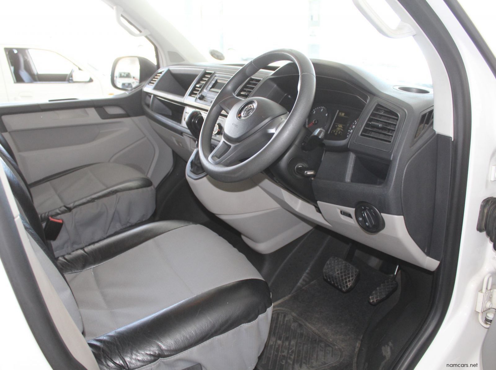 2017 Volkswagen Kombi 2.0 TDI Trend pictures