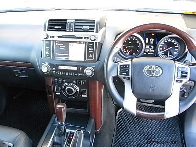 2017 Toyota Prado VX 4.0 V6 7 seater pictures