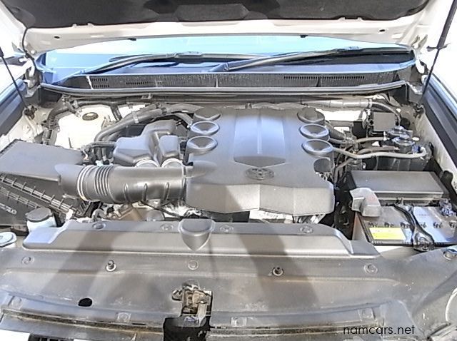 2017 Toyota Prado VX 4.0 V6 7 seater pictures