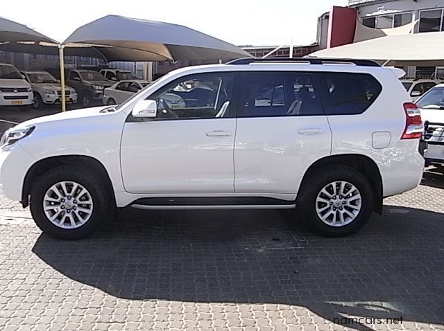 2017 Toyota Prado VX 4.0 V6 7 seater pictures