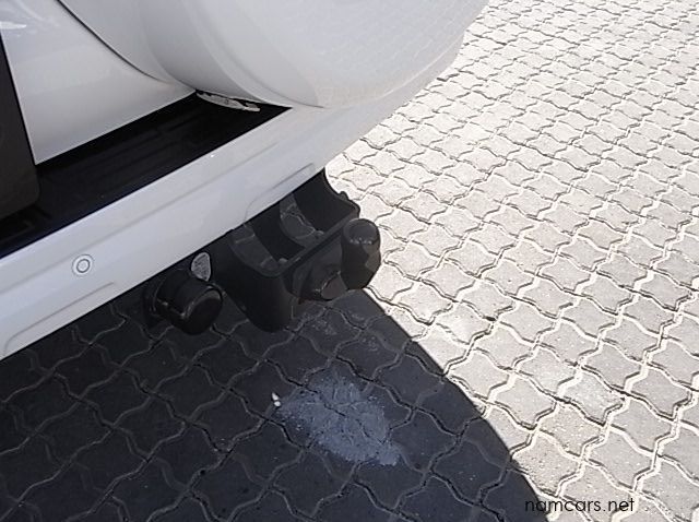 2017 Toyota Prado VX 4.0 V6 7 seater pictures