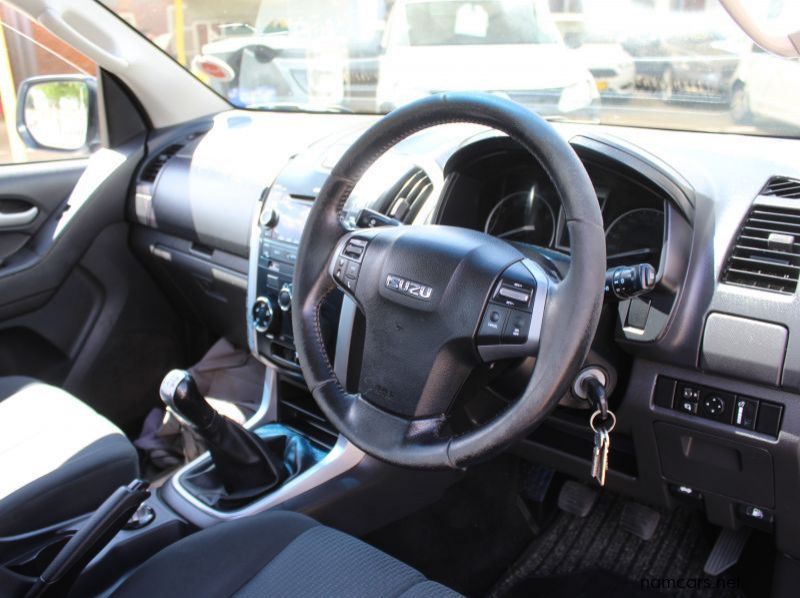 2016 Isuzu KB 300 D-TEC S/C 4X4 pictures