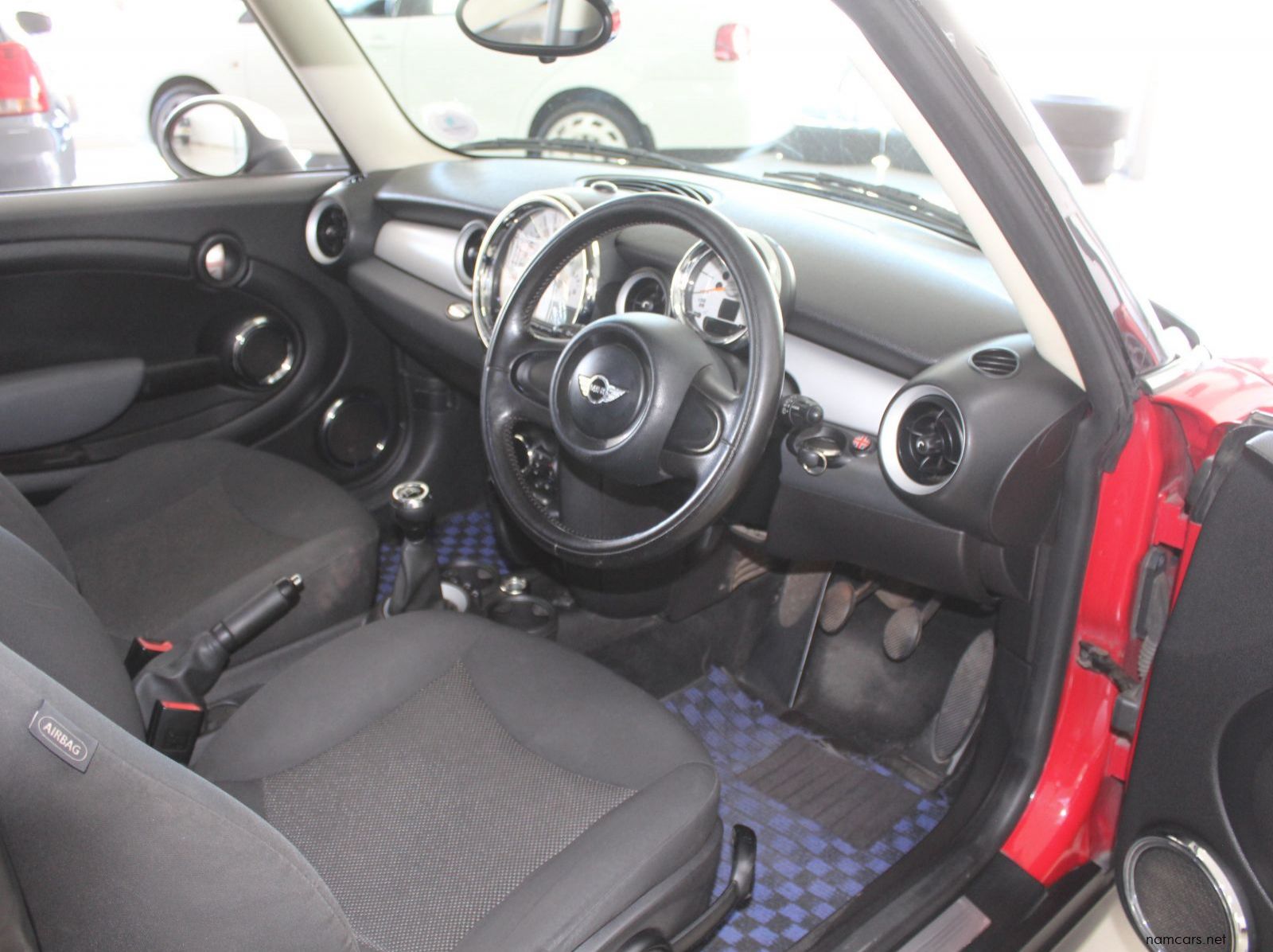 2011 Mini Cooper 1.6i pictures