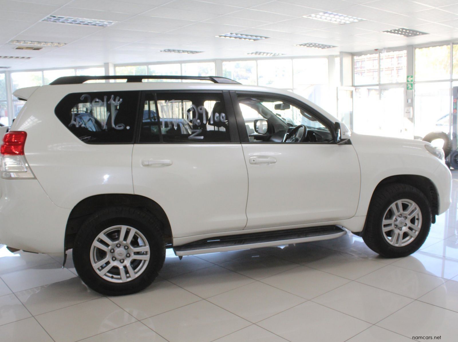 2011 Toyota Prado VX 4.0 pictures