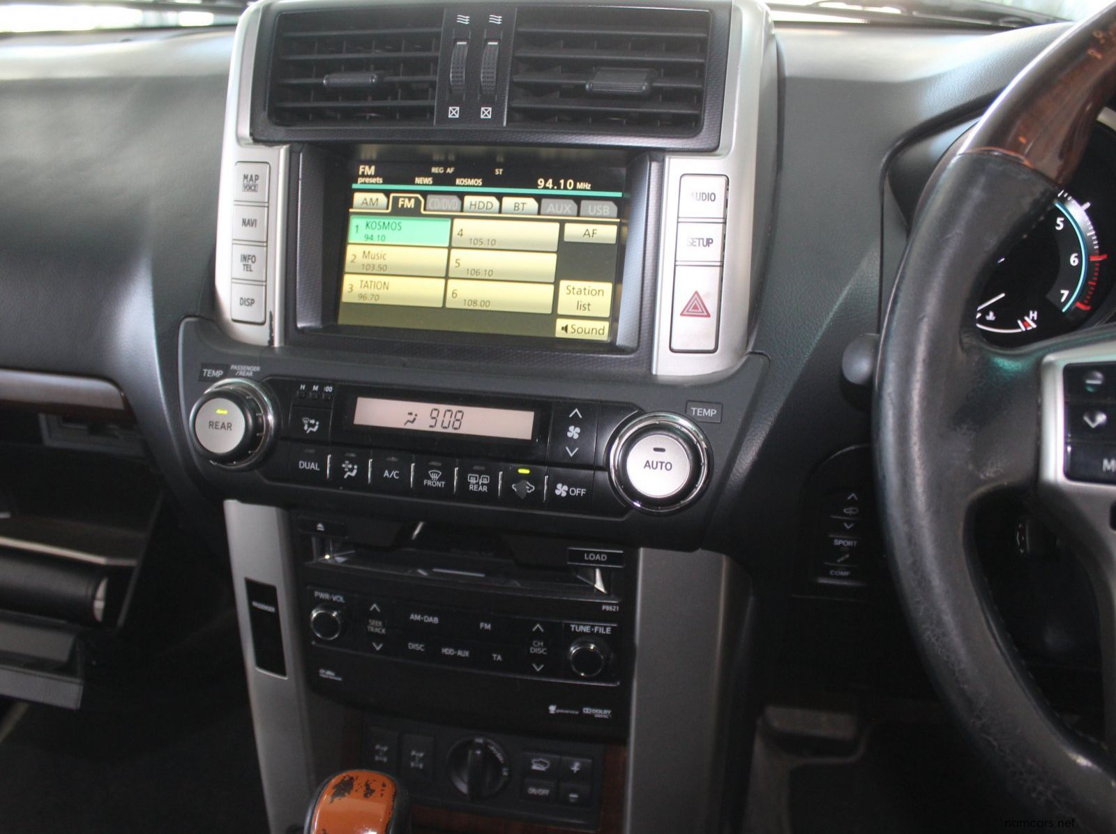 2011 Toyota Prado VX 4.0 pictures