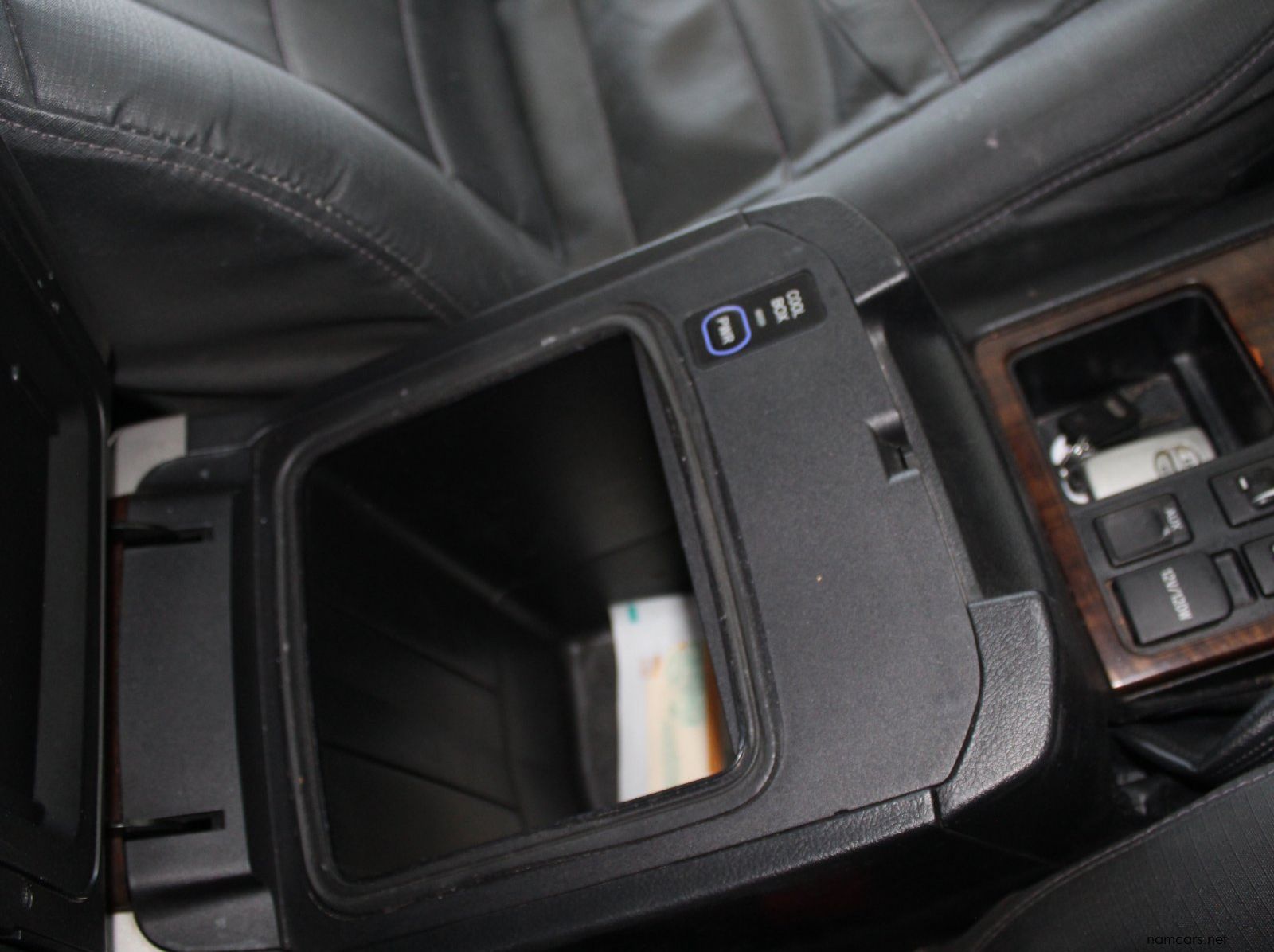 2011 Toyota Prado VX 4.0 pictures
