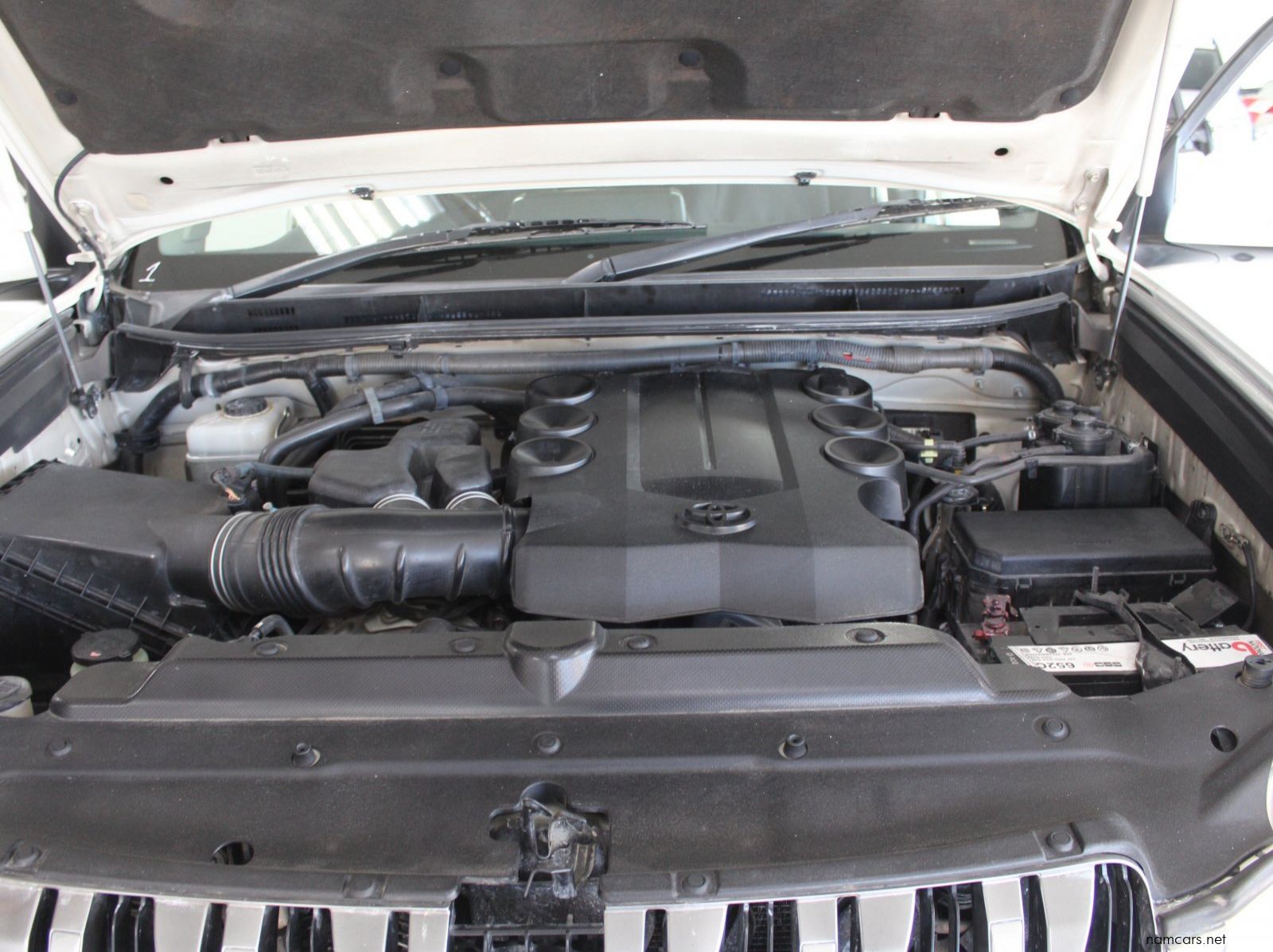 2011 Toyota Prado VX 4.0 pictures