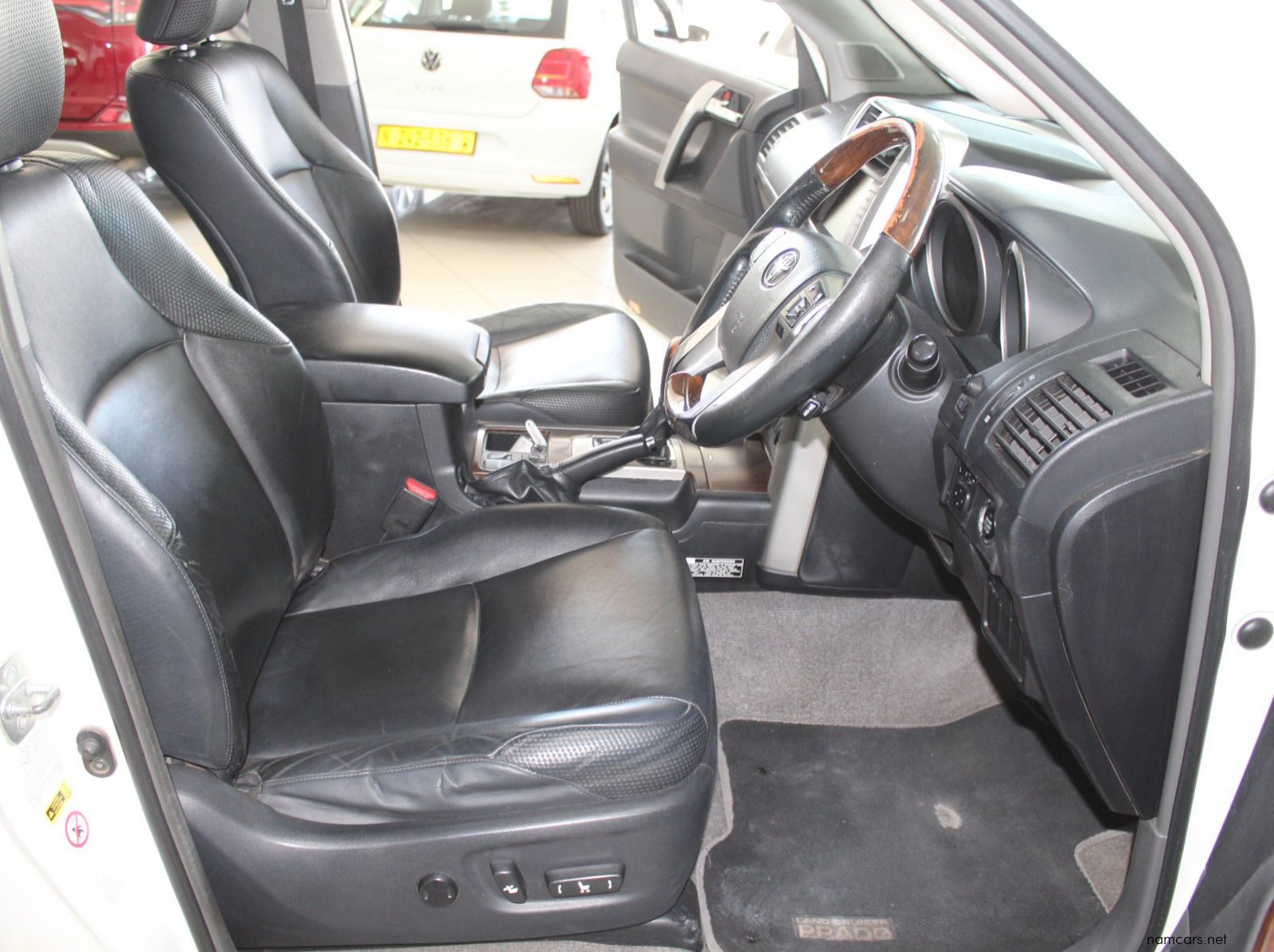 2011 Toyota Prado VX 4.0 pictures