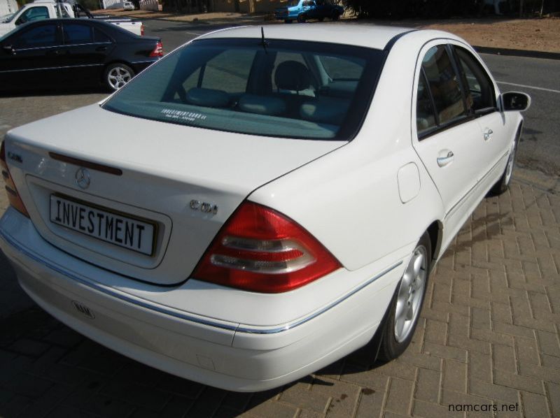 2004 Mercedes-Benz C270 CDi pictures