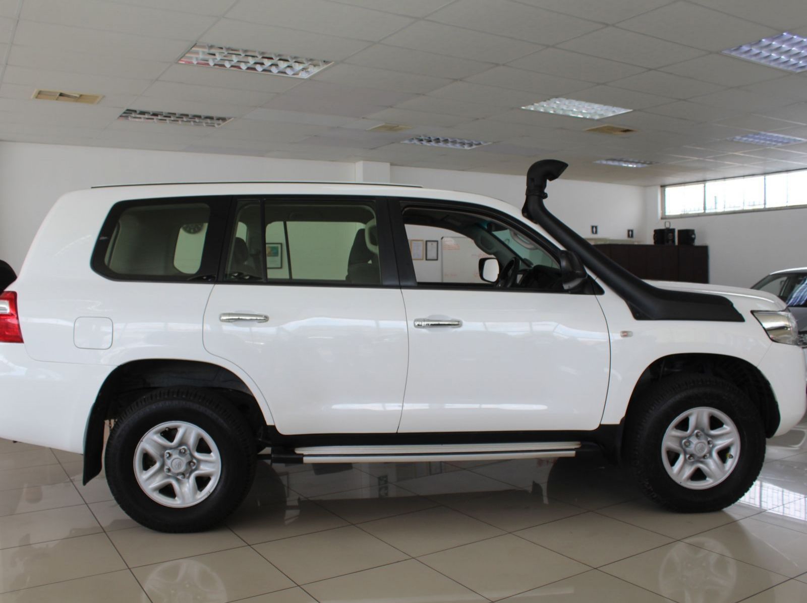 2016 Toyota GX-R 200 Series Land cruiser V8 pictures