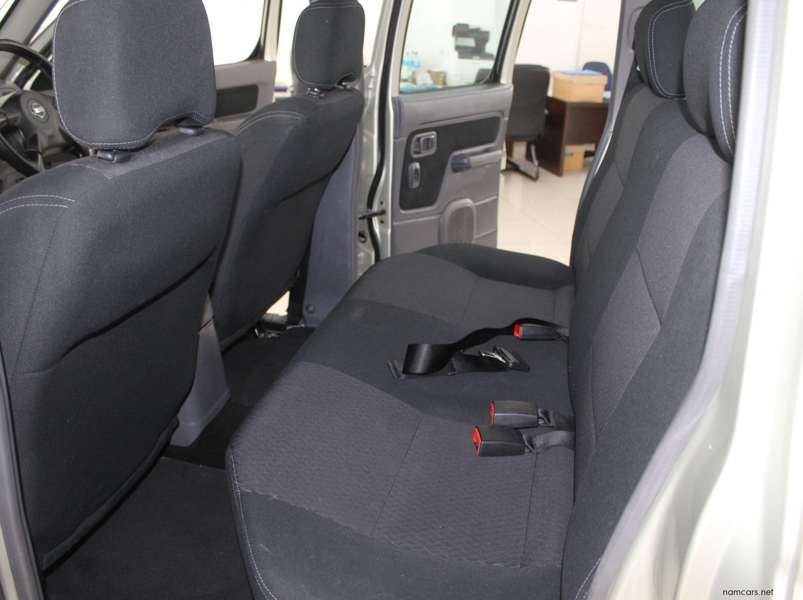 2019 Nissan Np300 2.5 TDI Dcab 4x4 pictures