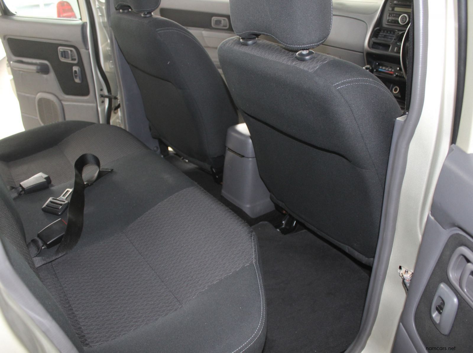 2019 Nissan Np300 2.5 TDI Dcab 4x4 pictures