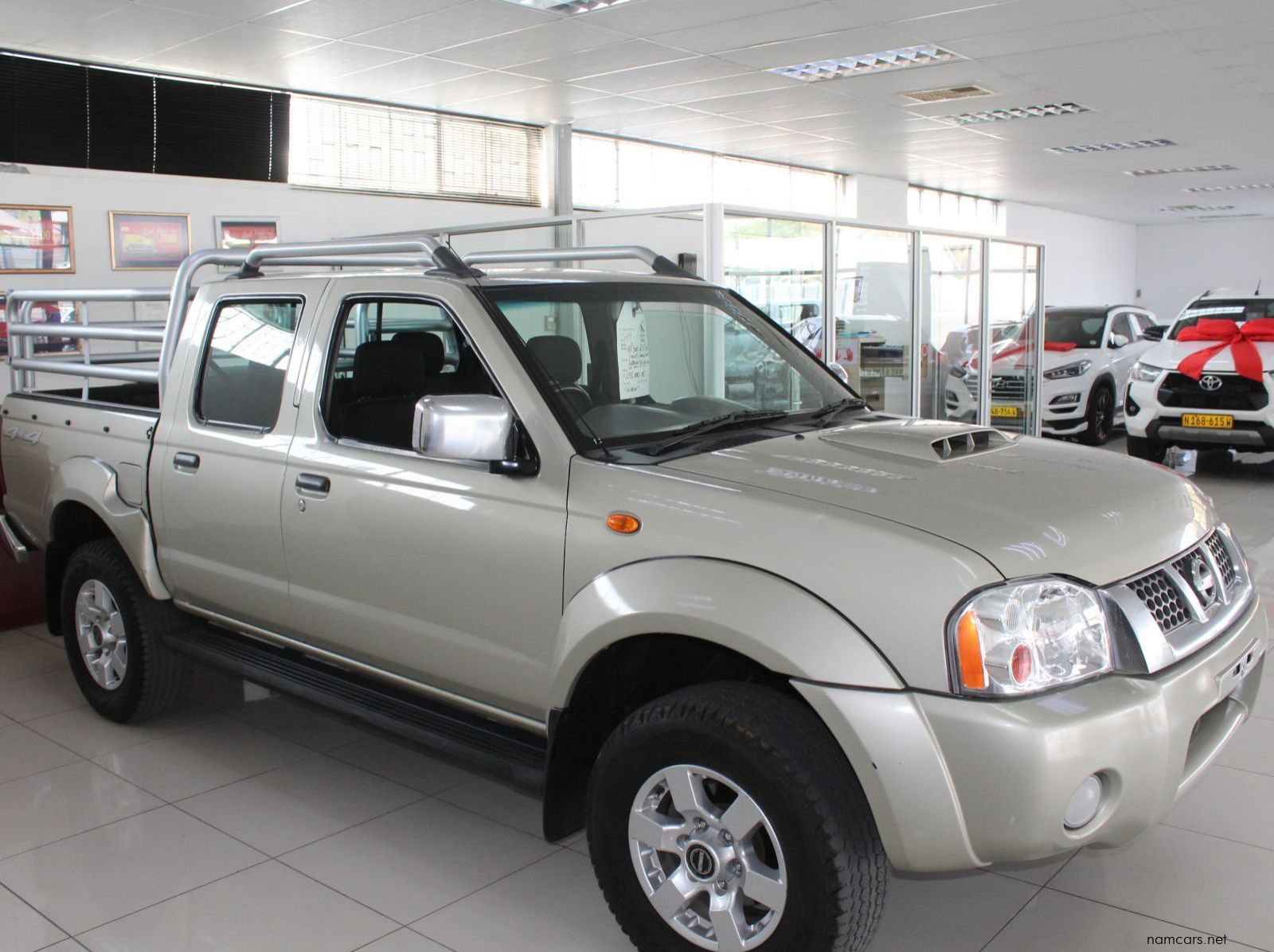 2019 Nissan Np300 2.5 TDI Dcab 4x4 pictures