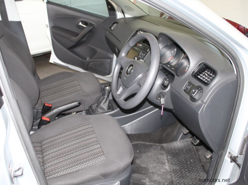 2017 Volkswagen POLO TSI 1.2 pictures