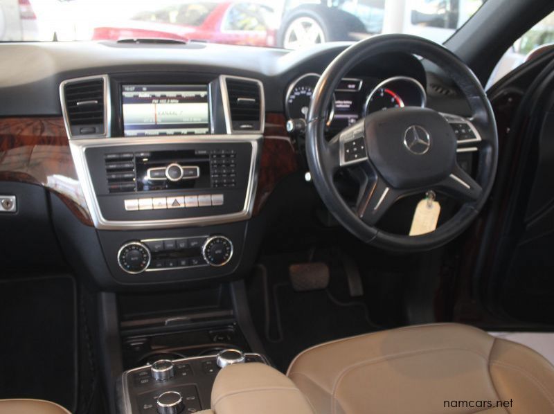 2013 Mercedes-Benz ML350 CDI Bluetech pictures