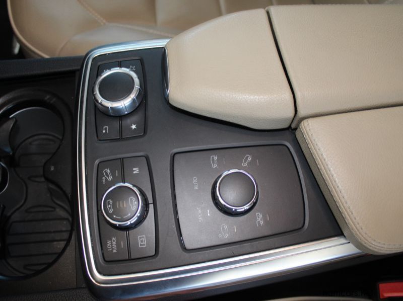 2013 Mercedes-Benz ML350 CDI Bluetech pictures