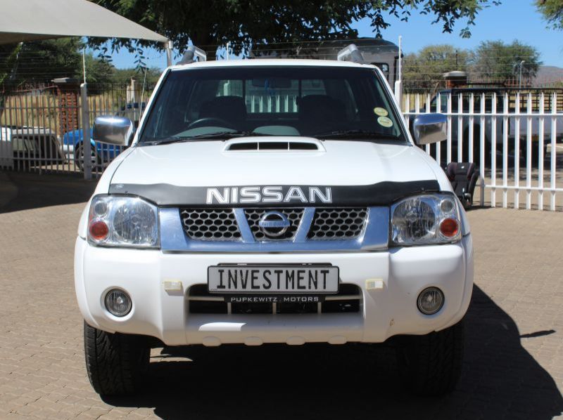 2019 Nissan NP300 2.5TDI D/C 4X4 pictures