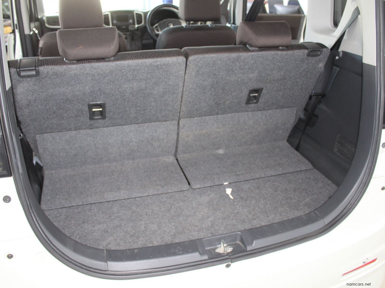 2011 Suzuki Solio pictures