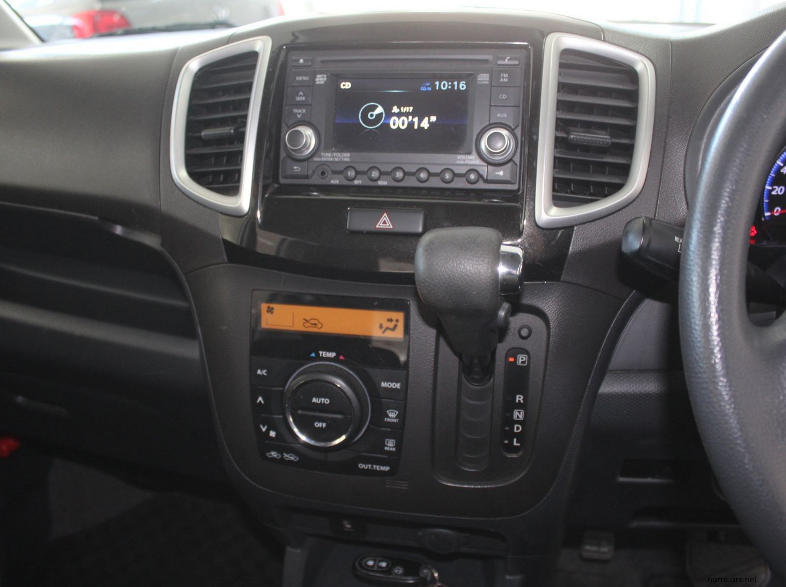 2011 Suzuki Solio pictures