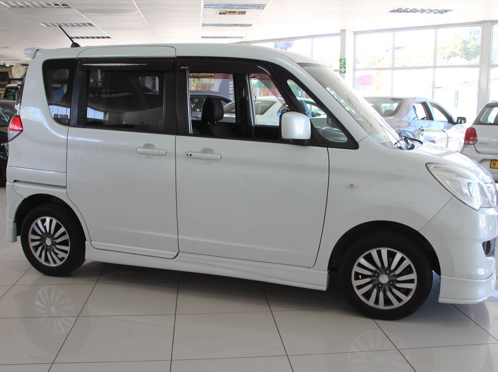 2011 Suzuki Solio pictures