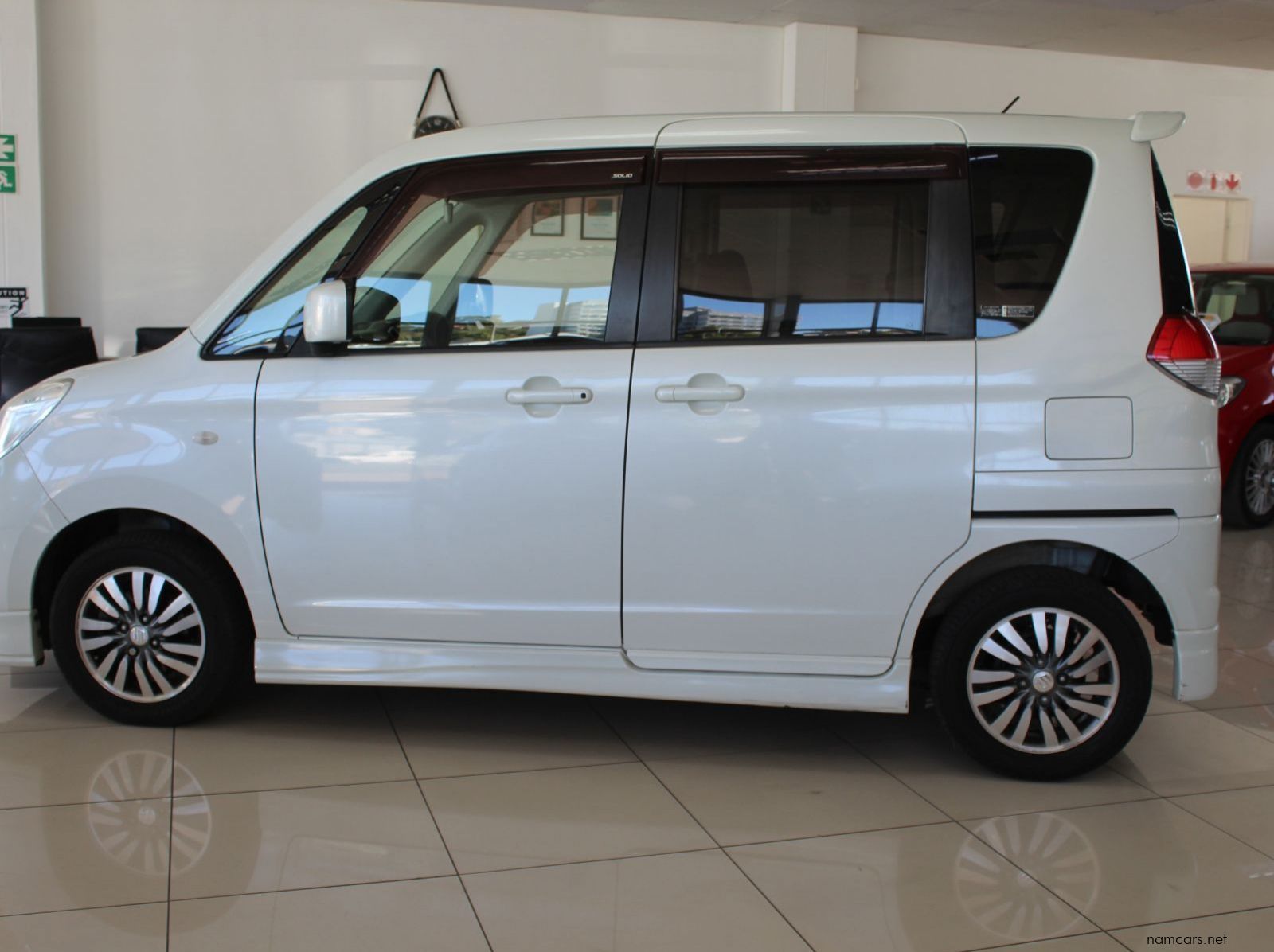 2011 Suzuki Solio pictures