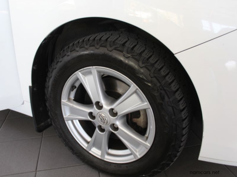 2010 Toyota Verso 1.8 VVTI 7seater pictures