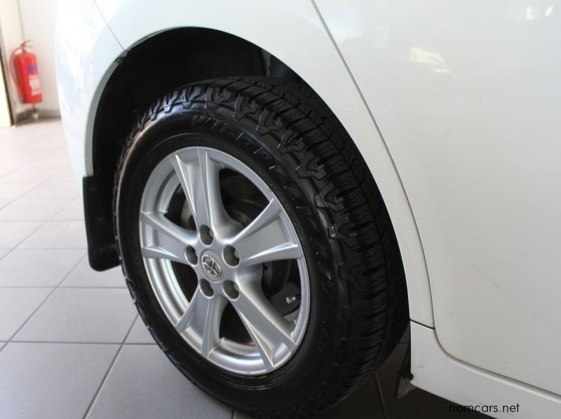 2010 Toyota Verso 1.8 VVTI 7seater pictures